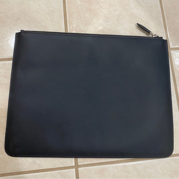 Givenchy clutch - Picture 2 of 5